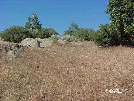 2.1 Acres of Land for Sale in Wofford Heights, California
