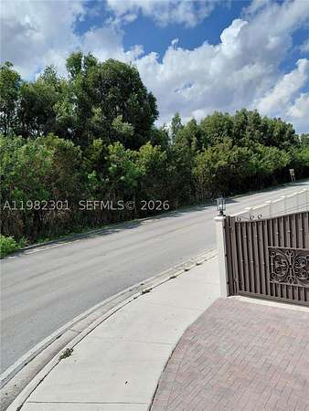1 Acre of Residential Land for Sale in Miami, Florida