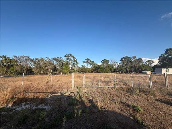 1.25 Acres of Residential Land for Sale in Clewiston, Florida