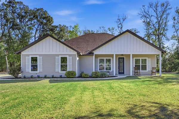 4.5 Acres of Land with Home for Sale in High Springs, Florida