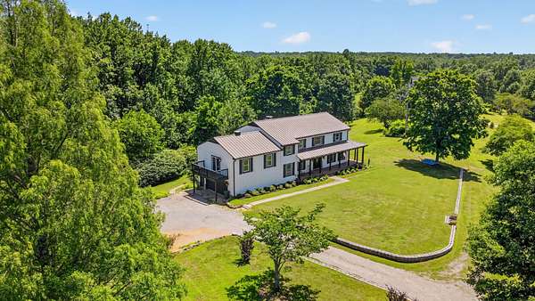 5 Acres of Land with Home for Sale in Greenbrier, Tennessee