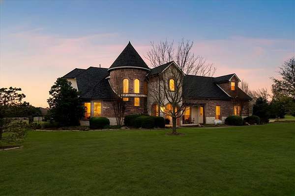 3.1 Acres of Land with Home for Sale in McLendon-Chisholm, Texas