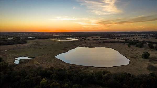 920 Acres of Improved Land for Sale in Bridgeport, Texas