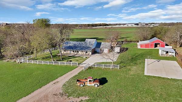 3.15 Acres of Land with Home for Sale in Waxahachie, Texas