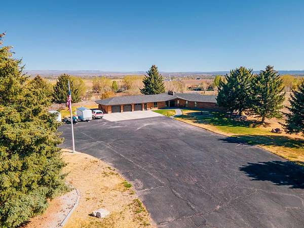 18.1 Acres of Land with Home for Sale in Riverton, Wyoming