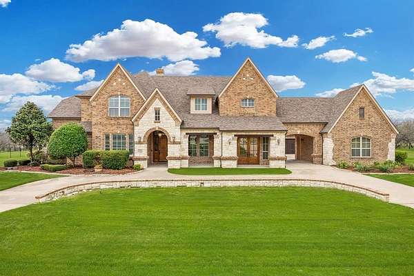 1.7 Acres of Land with Home for Sale in Cedar Hill, Texas