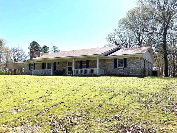 5.5 Acres of Land with Home for Sale in De Queen, Arkansas