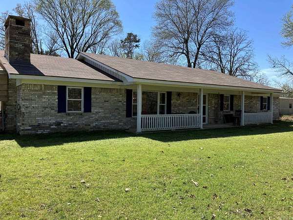 5.5 Acres of Land with Home for Sale in De Queen, Arkansas