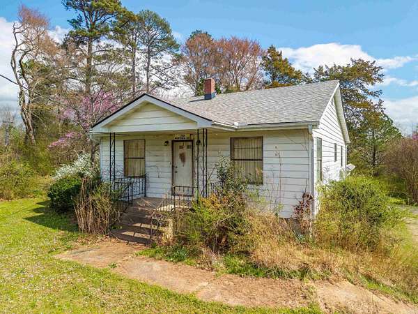 5.43 Acres of Land with Home for Sale in Hot Springs, Arkansas