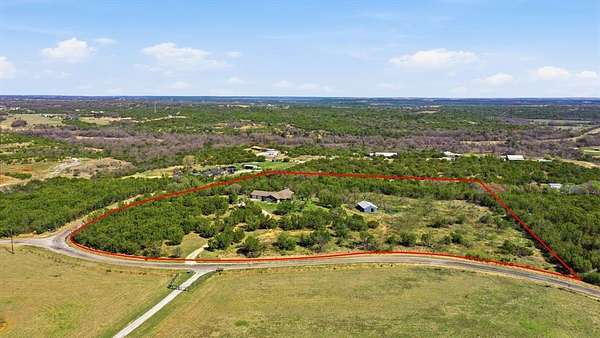 9.12 Acres of Land with Home for Sale in Stephenville, Texas