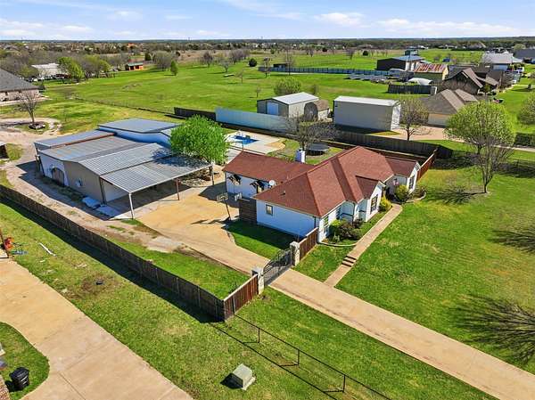 1.6 Acres of Land with Home for Sale in Waxahachie, Texas