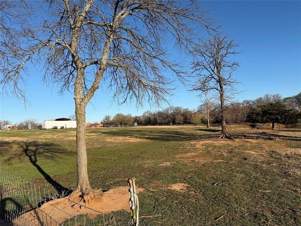 4 Acres of Residential Land for Sale in Boyd, Texas