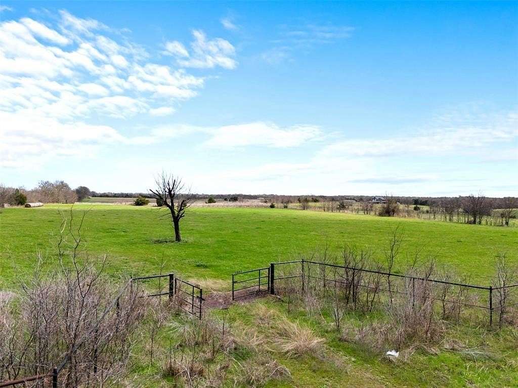 10.3 Acres of Land for Sale in Whitewright, Texas