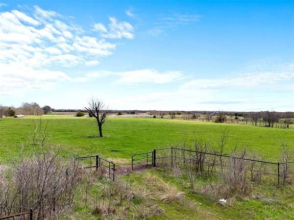 10.3 Acres of Land for Sale in Whitewright, Texas