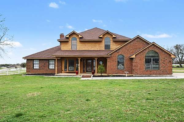 2.5 Acres of Land with Home for Sale in Fort Worth, Texas