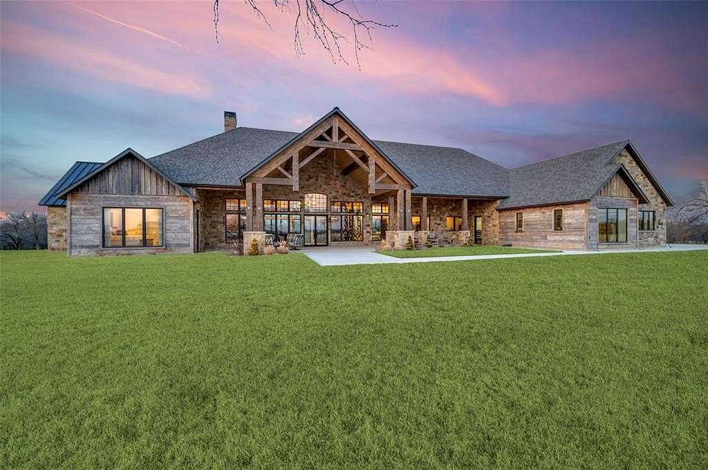 247 Acres of Land with Home for Sale in Denton, Texas