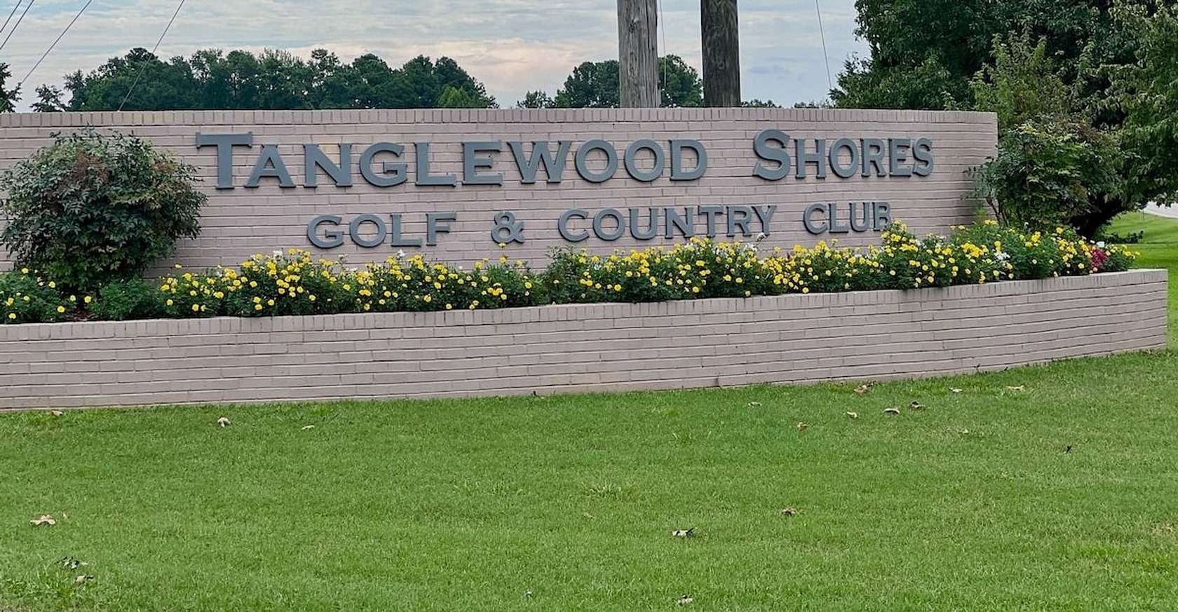 0.5 Acres of Land for Sale in Bracey, Virginia