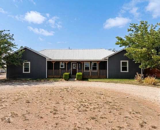 2 Acres of Land with Home for Sale in Seminole, Texas