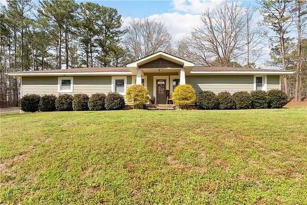2 Acres of Land with Home for Sale in Molena, Georgia