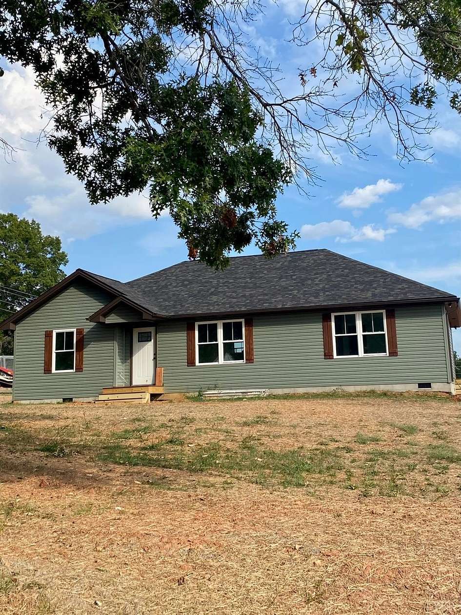 1.5 Acres of Land with Home for Sale in Bedford, Virginia