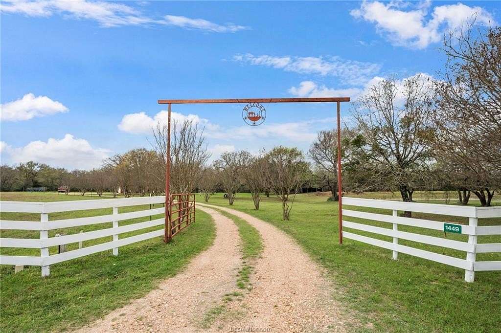 25.3 Acres of Land with Home for Sale in Franklin, Texas