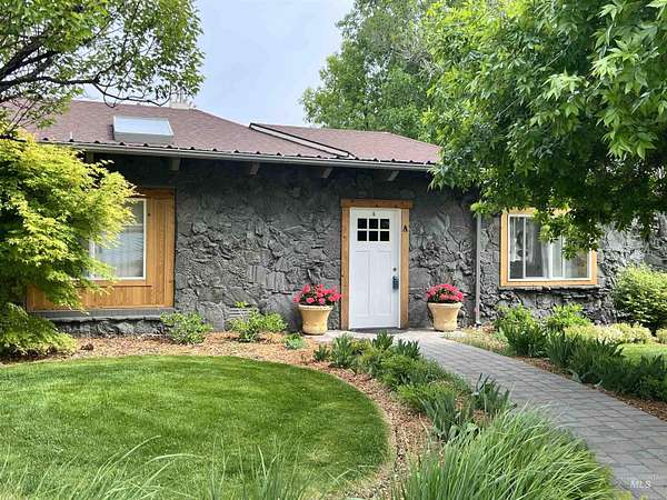 4 Acres of Land with Home for Sale in Twin Falls, Idaho