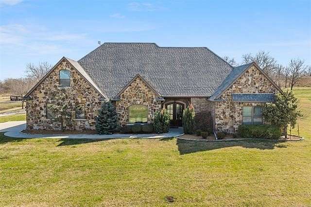 7.33 Acres of Land with Home for Sale in Ardmore, Oklahoma