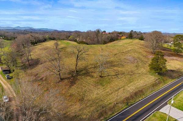 10 Acres of Residential Land for Sale in Dandridge, Tennessee