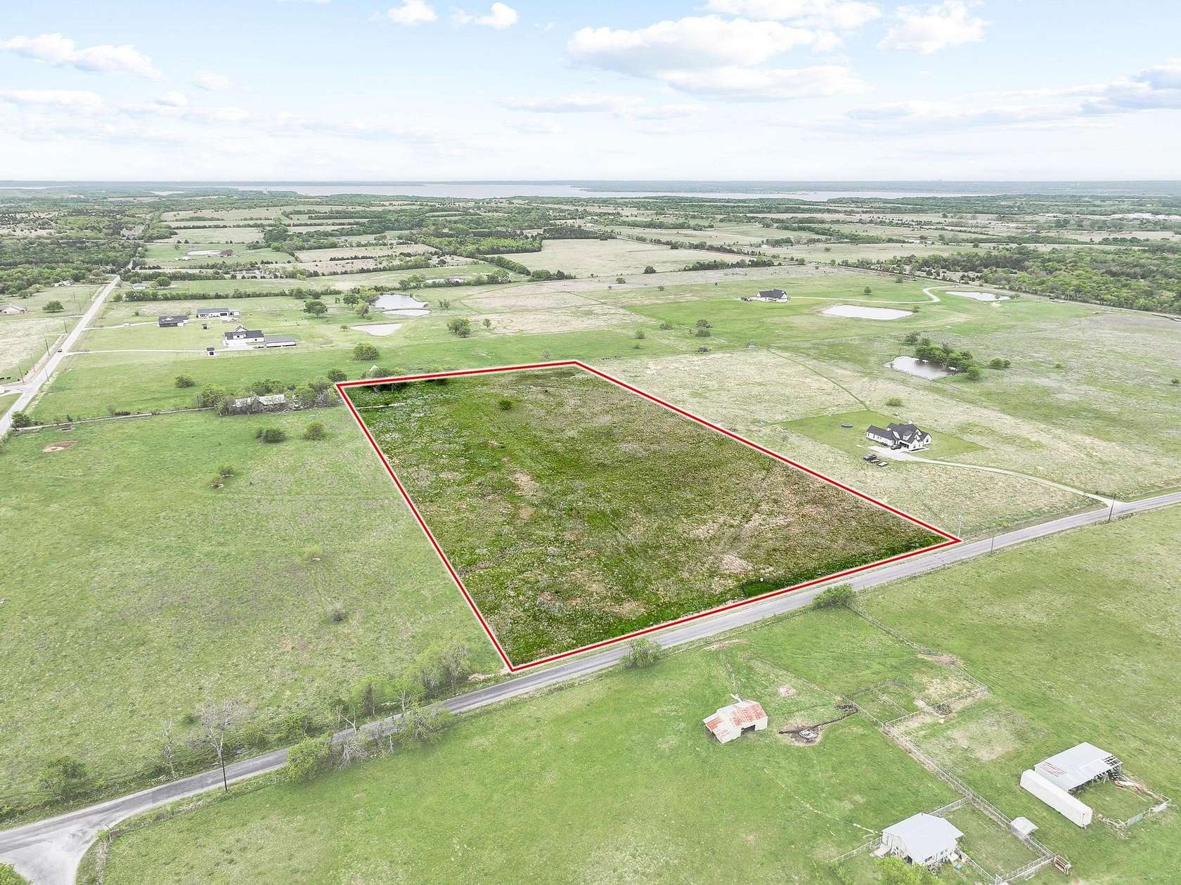 11 Acres of Land for Sale in Pottsboro, Texas