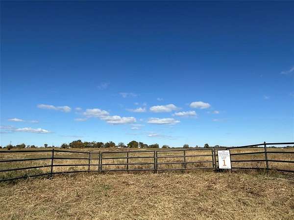 11 Acres of Land for Sale in Pottsboro, Texas