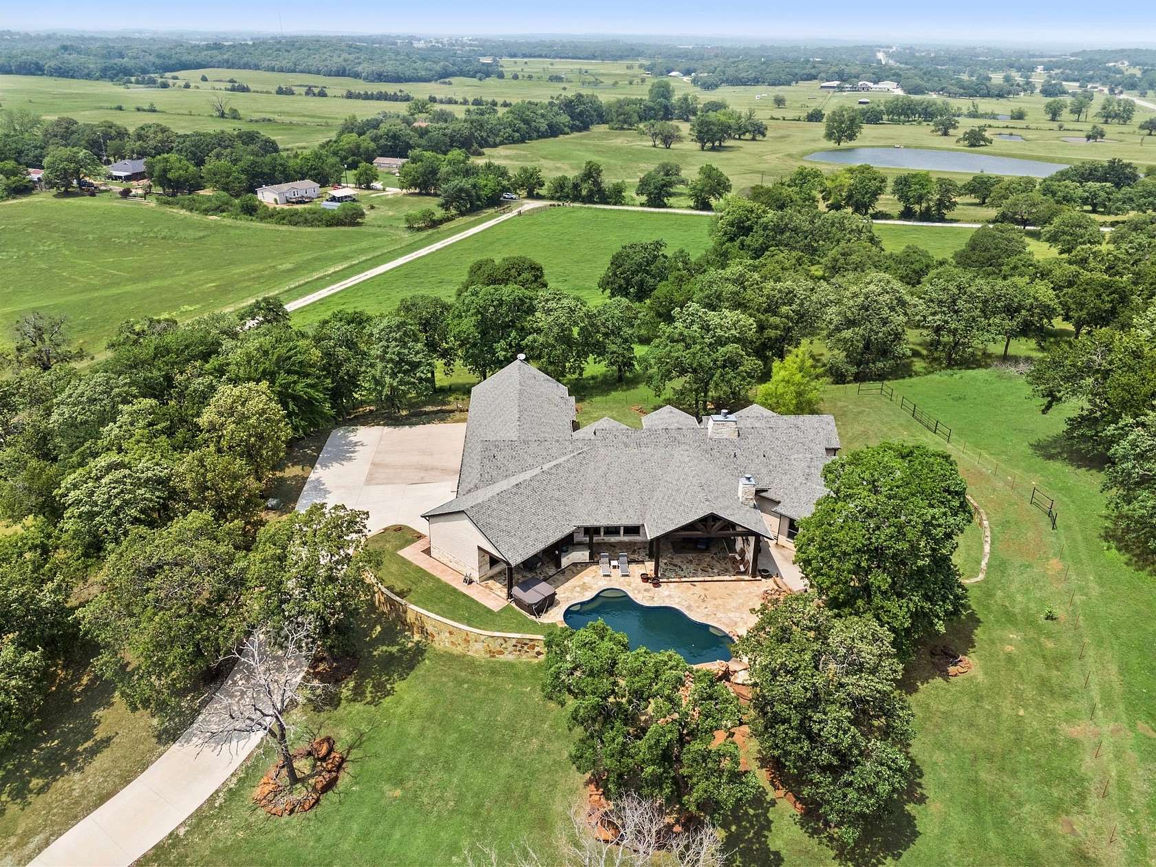 17 Acres of Land with Home for Sale in Valley View, Texas