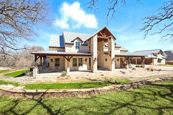 2.7 Acres of Land with Home for Sale in Fort Worth, Texas