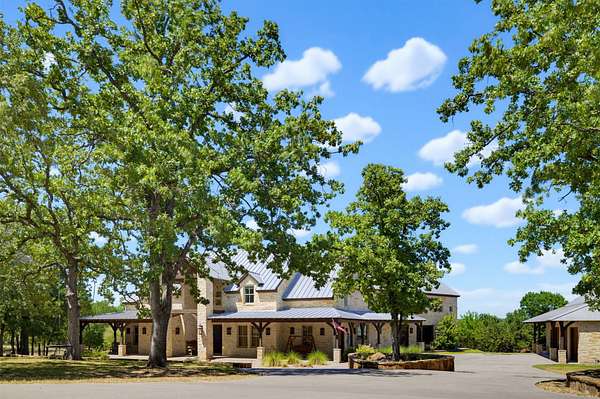 2.7 Acres of Land with Home for Sale in Fort Worth, Texas