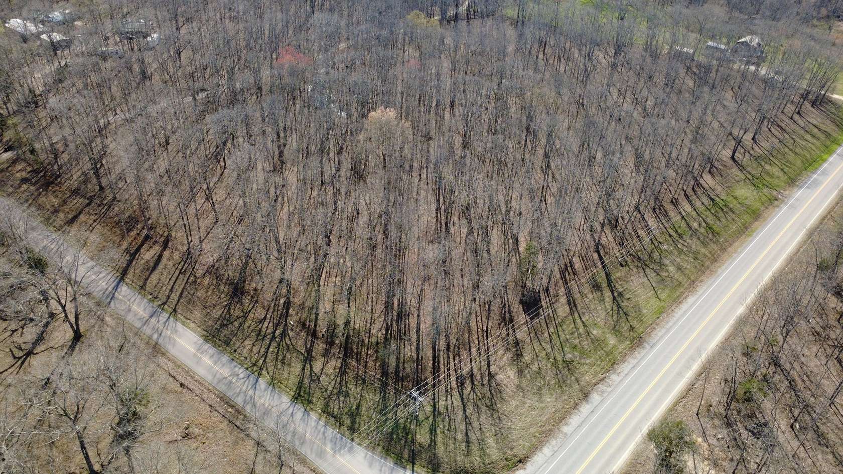 10 Acres of Land for Sale in Summertown, Tennessee