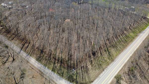 10 Acres of Land for Sale in Summertown, Tennessee