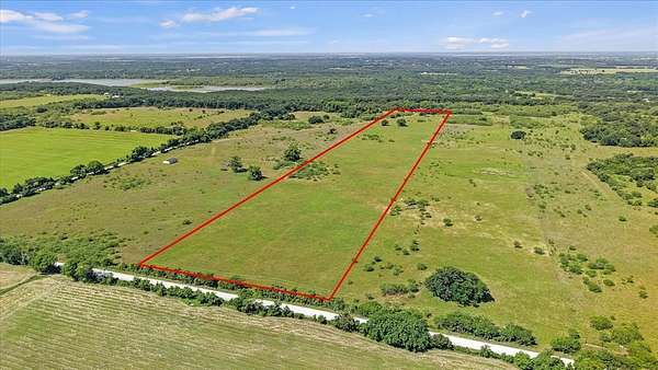 19.7 Acres of Land for Sale in Hillsboro, Texas