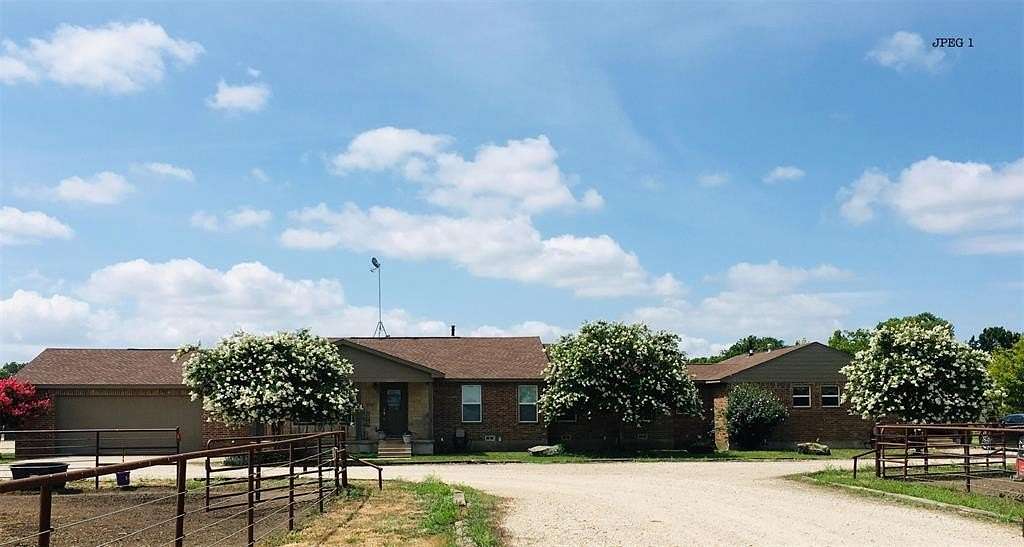 25 Acres of Agricultural Land with Home for Sale in Red Oak, Texas