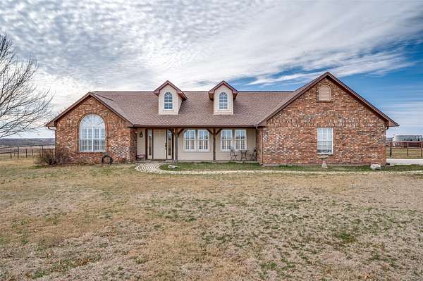 12 Acres of Improved Land for Sale in Pilot Point, Texas