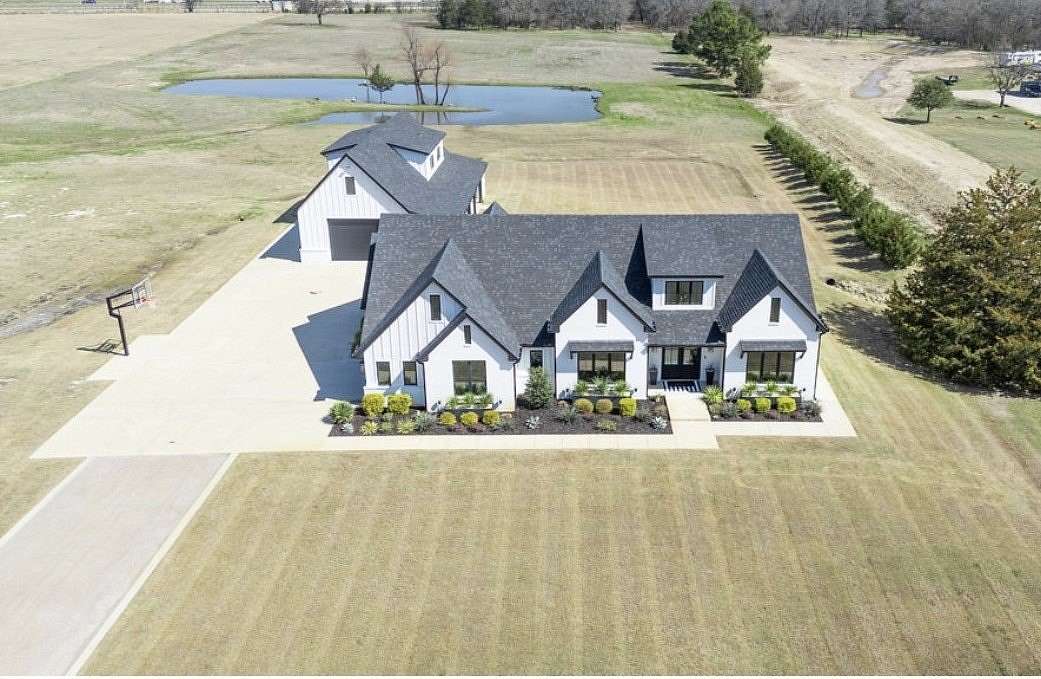 2 Acres of Land with Home for Sale in Wills Point, Texas