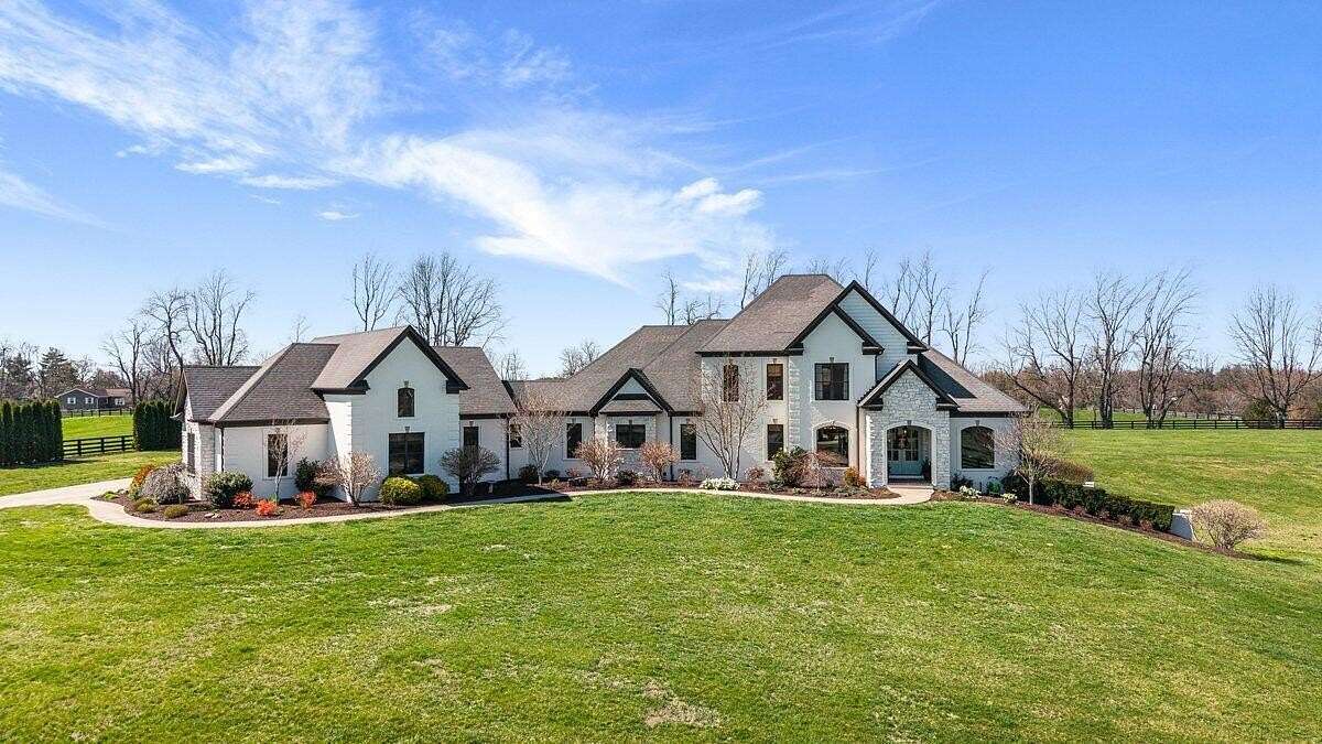 5 Acres of Land with Home for Sale in Nicholasville, Kentucky