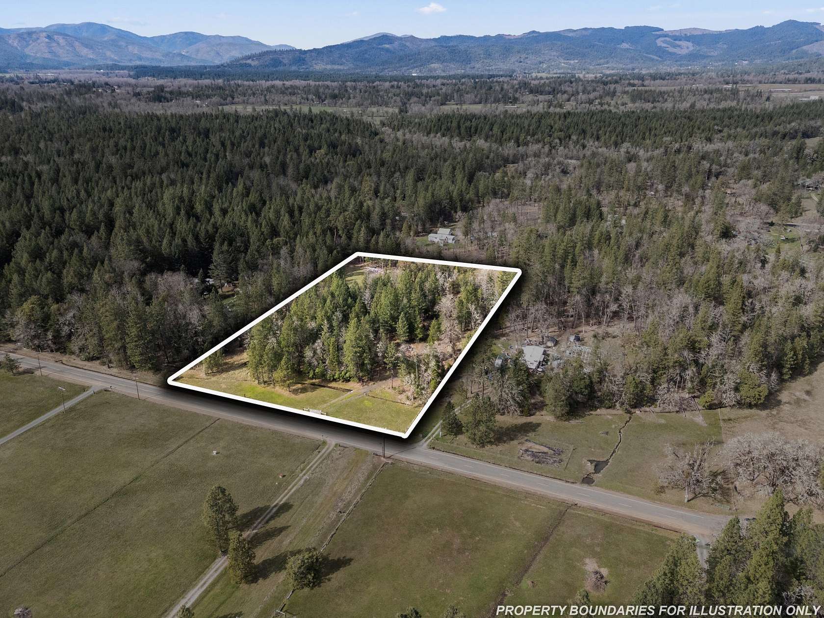 5 Acres of Residential Land for Sale in Cave Junction, Oregon