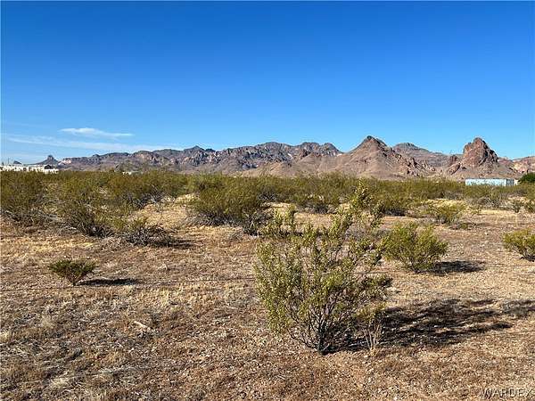 1.25 Acres of Residential Land for Sale in Golden Valley, Arizona
