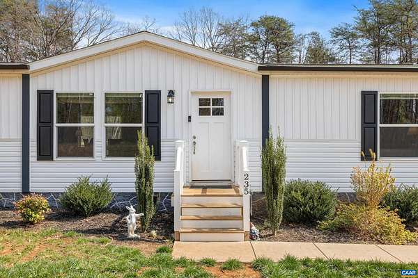 2.28 Acres of Land with Home for Sale in Palmyra, Virginia