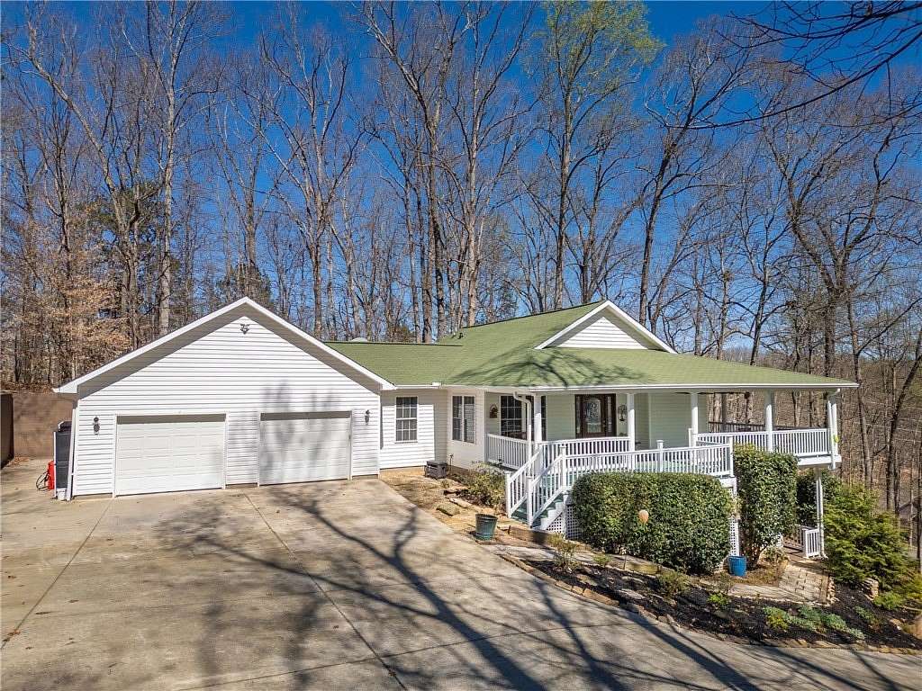 10.9 Acres of Recreational Land with Home for Sale in Fair Play, South Carolina