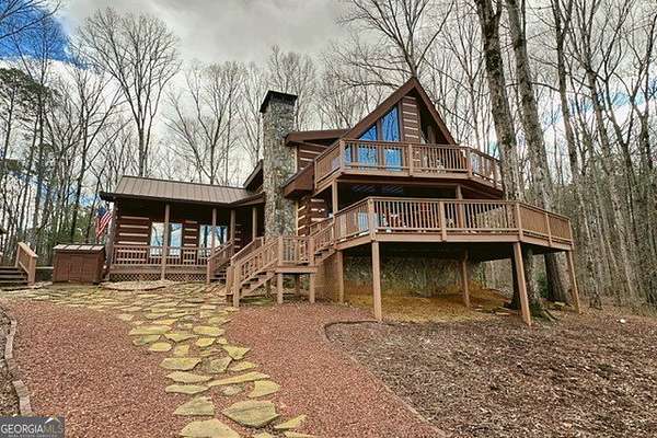 5.6 Acres of Land with Home for Sale in Senoia, Georgia