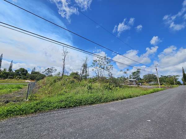 0.86 Acres of Residential Land for Sale in Keaau, Hawaii