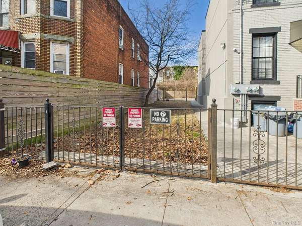 0.05 Acres of Residential Land for Sale in Brooklyn, New York