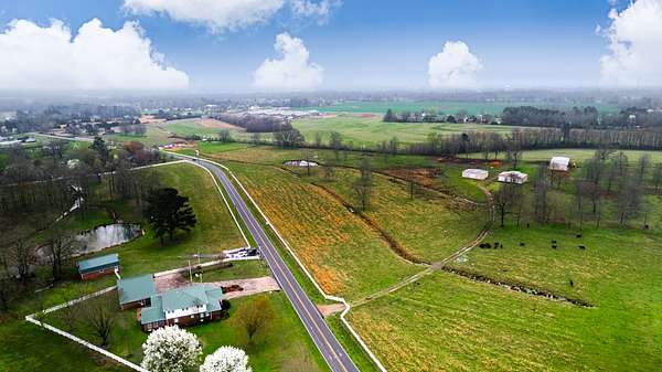 10 Acres of Land for Sale in Ardmore, Alabama