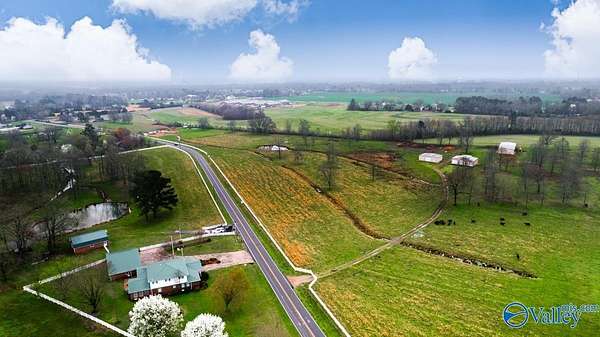 10 Acres of Land for Sale in Ardmore, Alabama