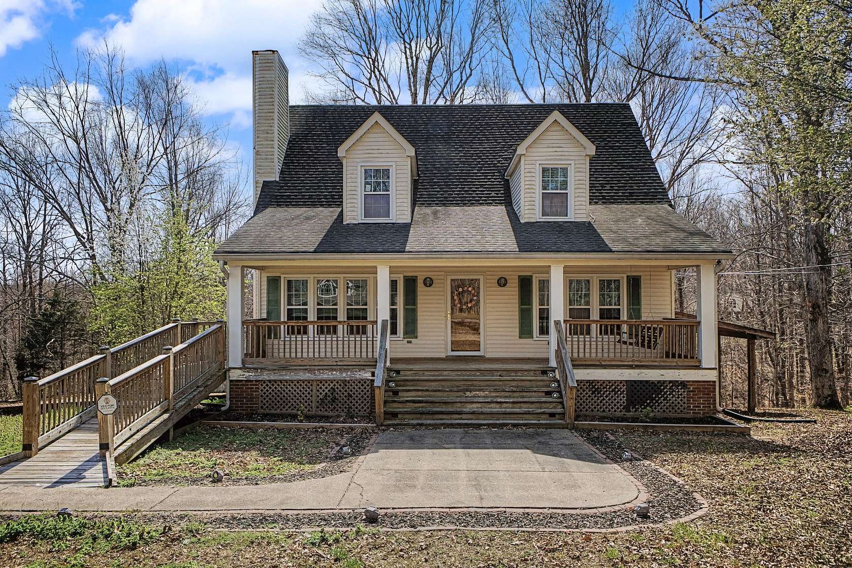 1.82 Acres of Land with Home for Sale in Kingston Springs, Tennessee